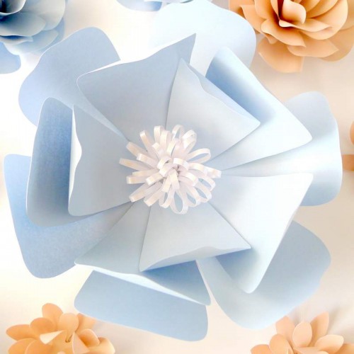 Бумажный цветок для оформления "Сюзанна" голубого цвета